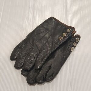Stylish Black Leather Gloves